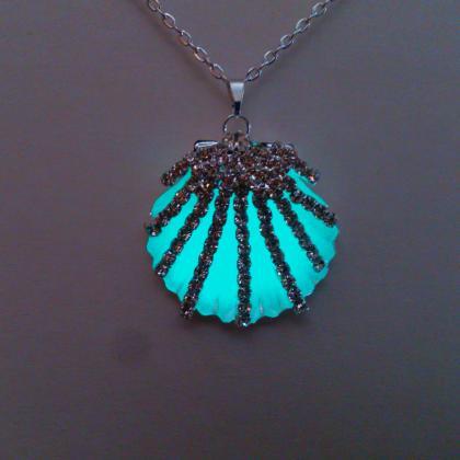 Aqua Glowing Seashell Necklace - Glow In The Dark..