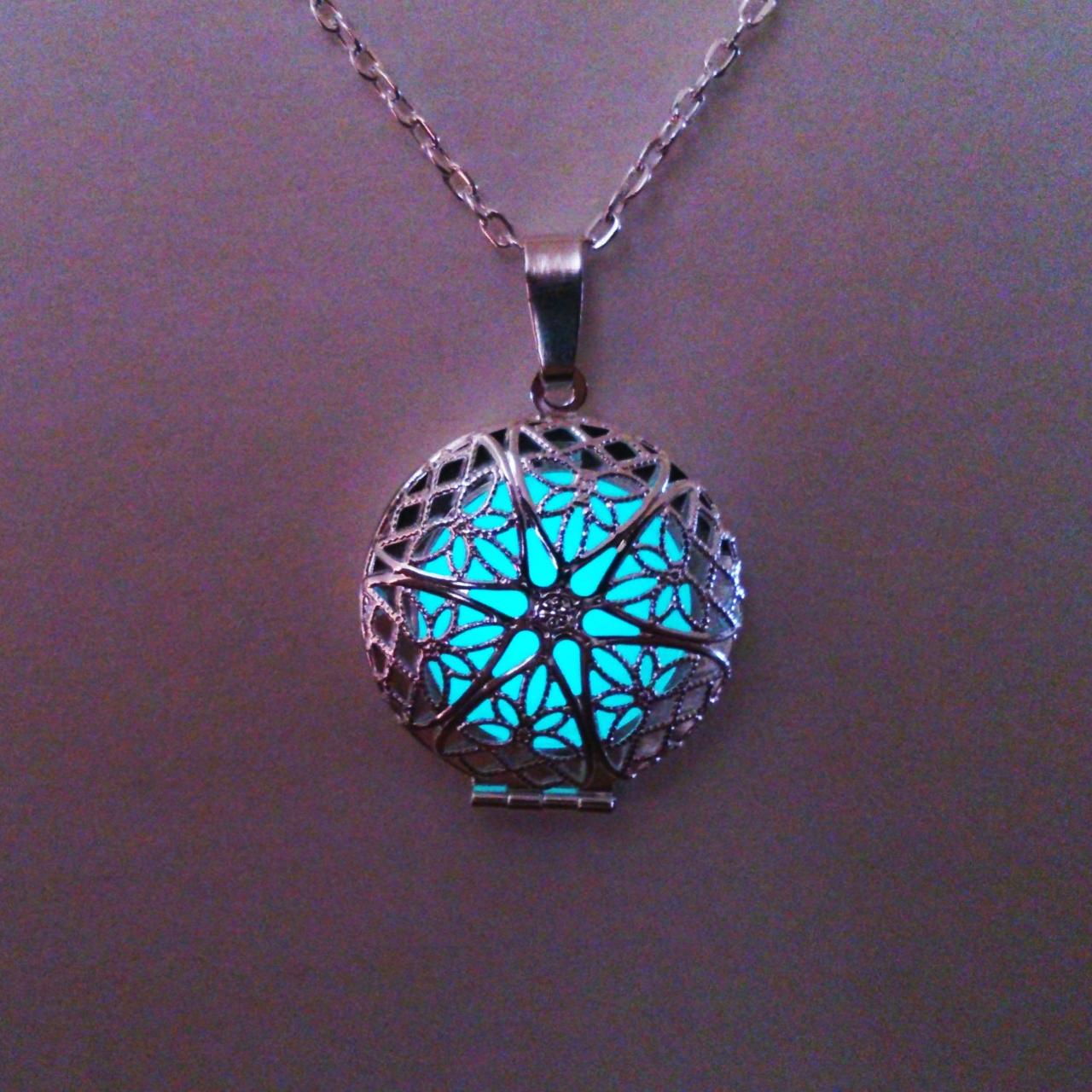 Aqua Glowing Necklace - Glowing Jewelry - Christmas Gift - Glowing Pendant - Women's Jewelry - Glow In The Dark Necklace - Gifts For Her