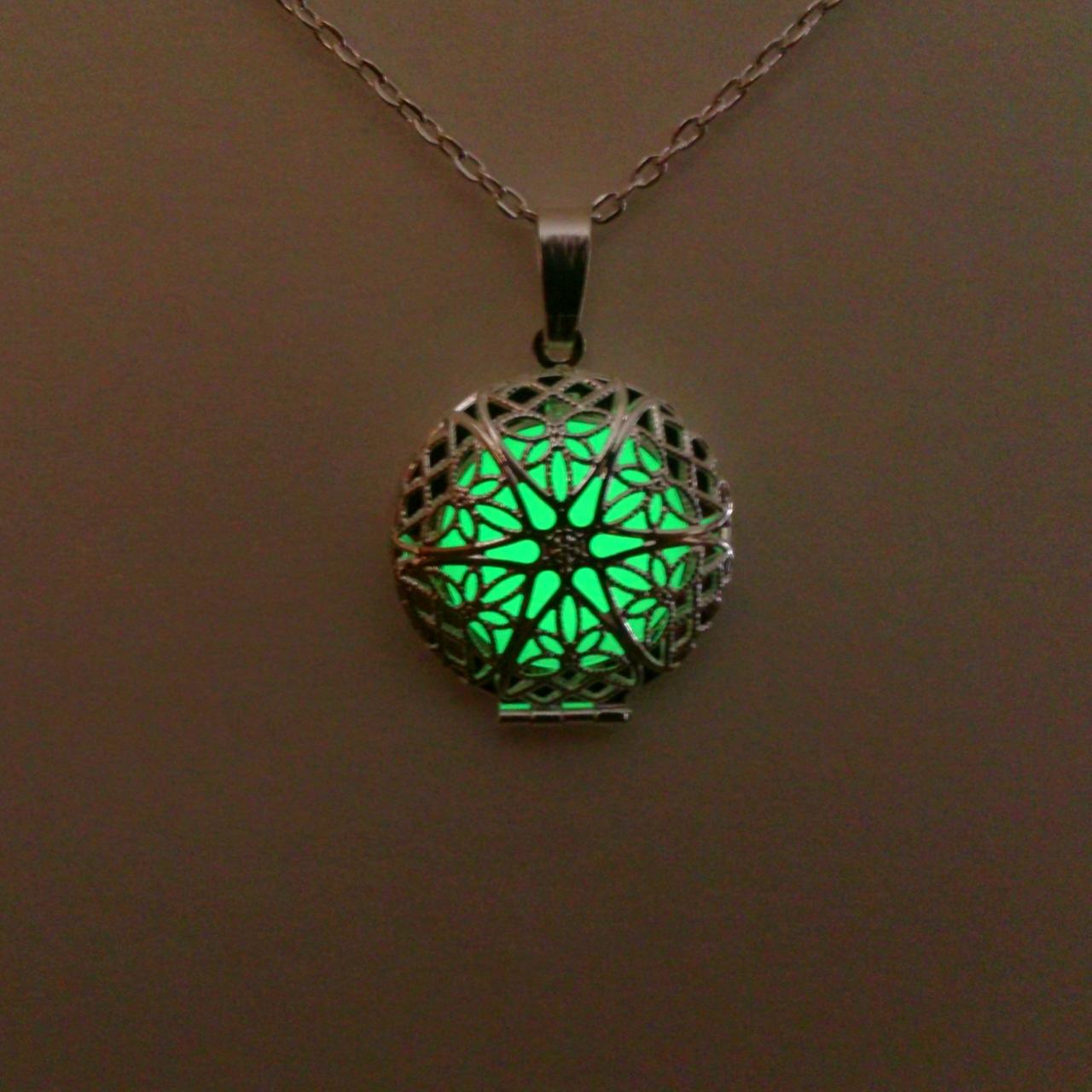 Green Glow In The Dark Necklace - Glowing Pendant - Glow Jewelry - Glowing Necklace - Anniversary Gift - Christmas Gift - Gifts For Her